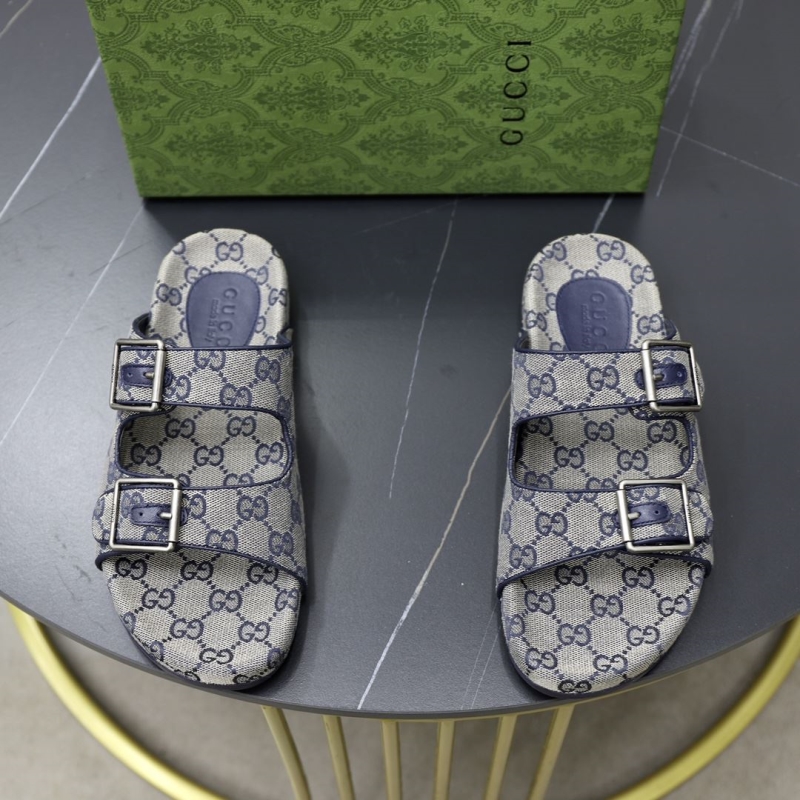 G*u*i slippers
